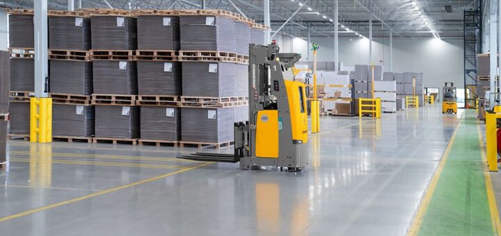 Why Mobile Robots Are Changing Material Flow Forever