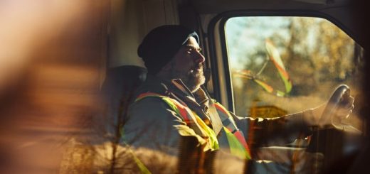Instant Visibility & Automated Logistics Execution