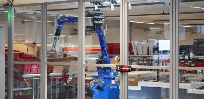 Order Picking with Intelligent Robotics