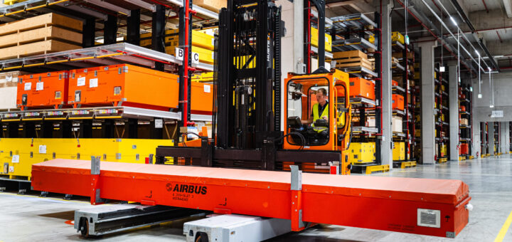 The smart forklift is becoming part of the factory system